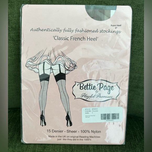 NWT Bettie Page by Playful Promises Classic French Heel stockings in chocolate - Picture 2 of 4